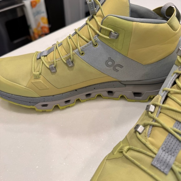 ON Cloudtrax Waterproof women’s Hiking / running Shoe green & gray size 11 - Picture 2 of 10